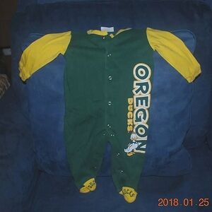💖Cute Boy's "Knights Apparel" Oregon Ducks Onsie Size 0-3 Months